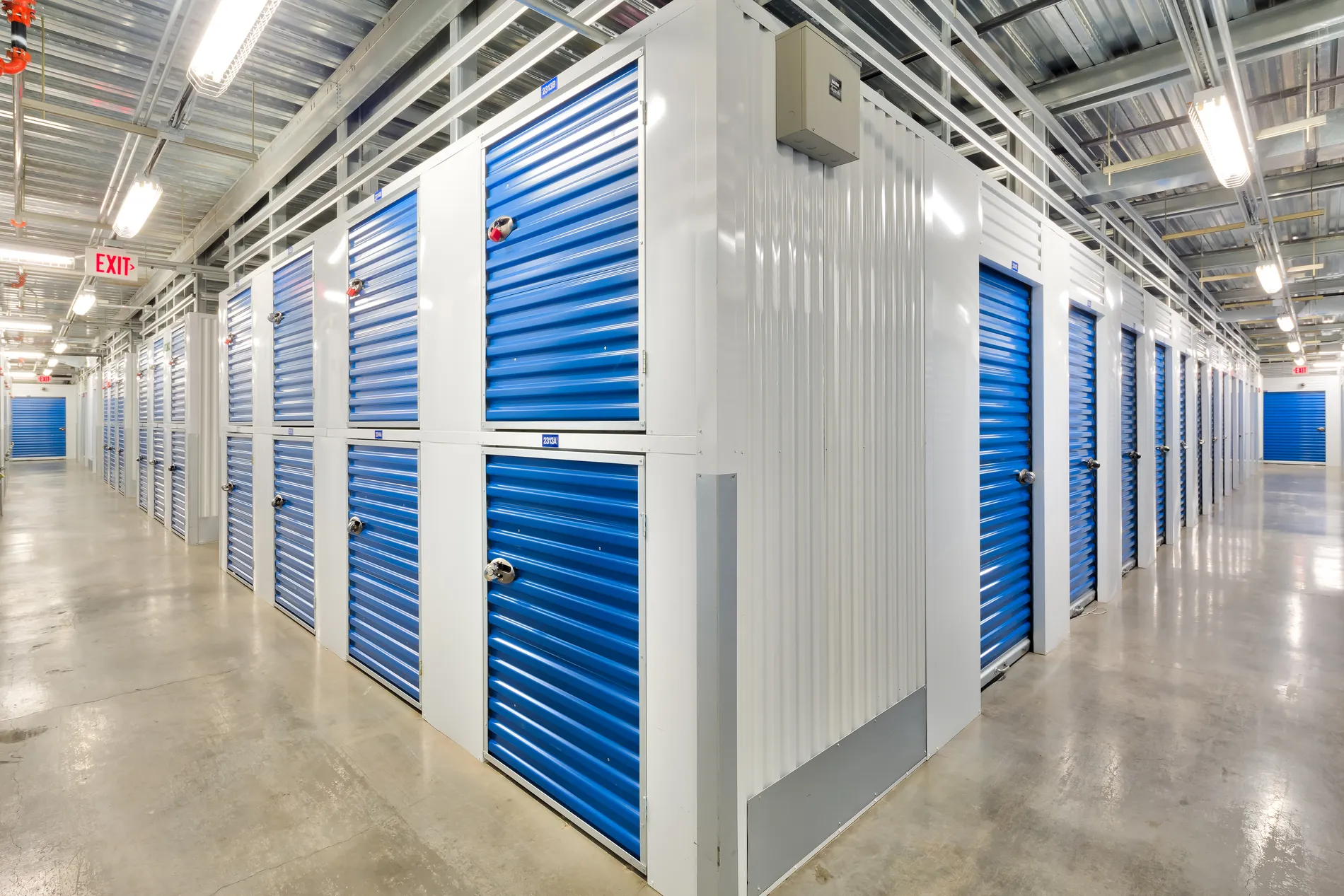 Air-Conditioned Floors Stay cool and protect long term items. Covered loading areas
